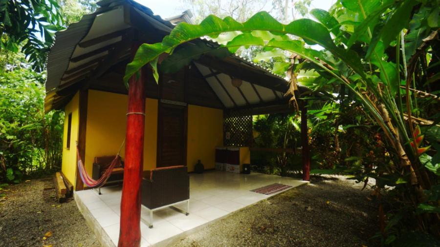 Casa De Los Amigos Caribena Cahuita Exterior foto